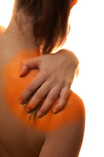 A chiropractor can significantly relieve shoulder pain